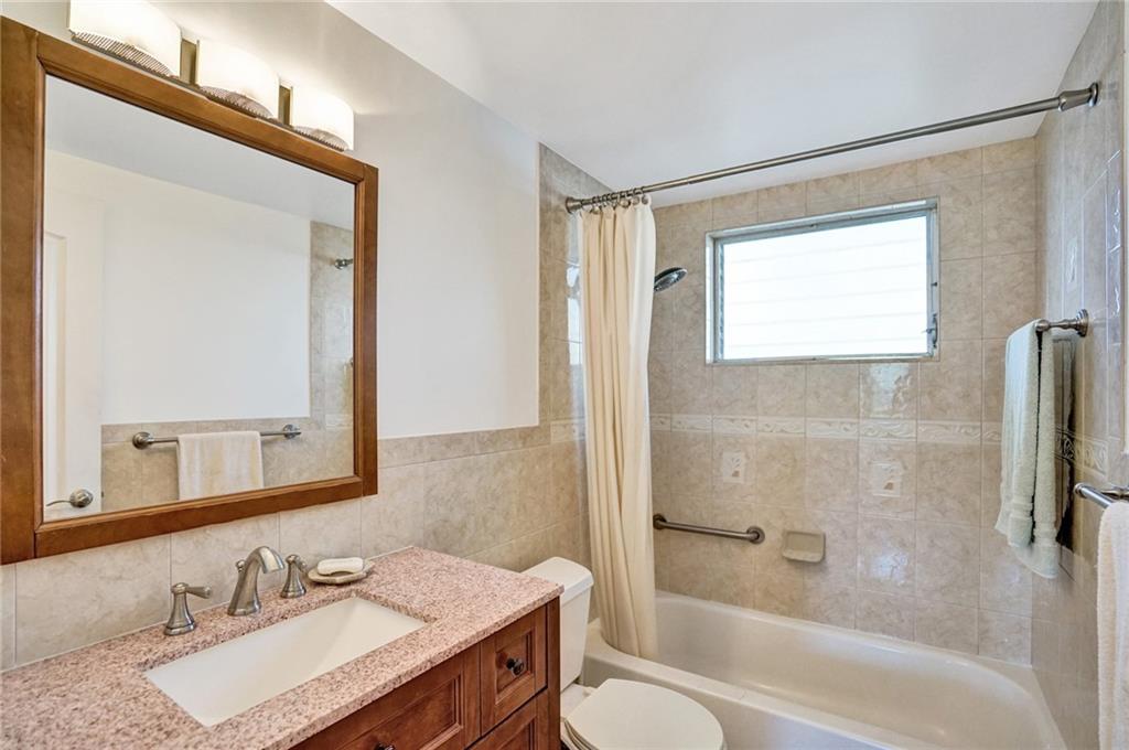 Oakland Arms Condo - Residential