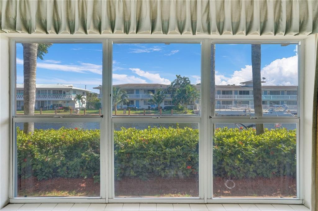 Oakland Arms Condo - Residential