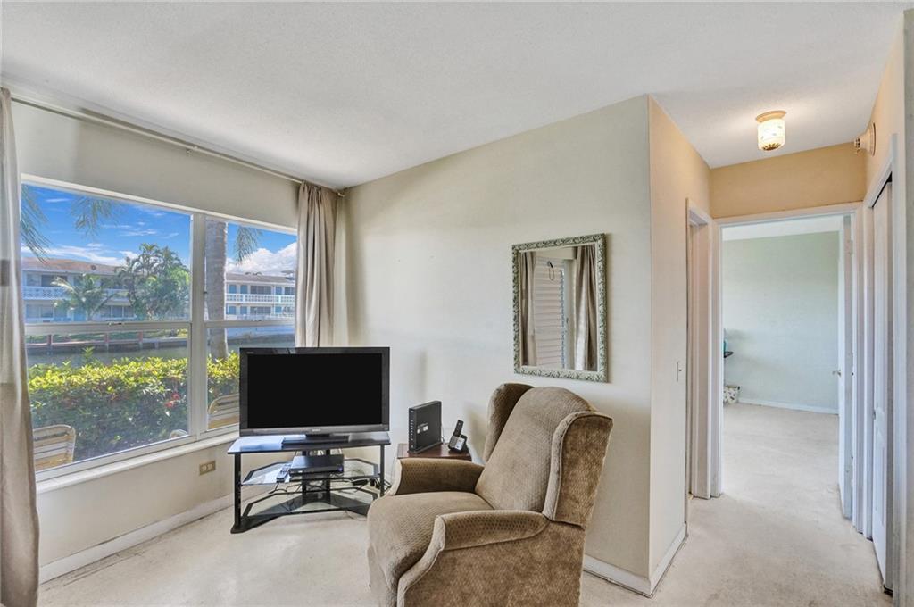 Oakland Arms Condo - Residential