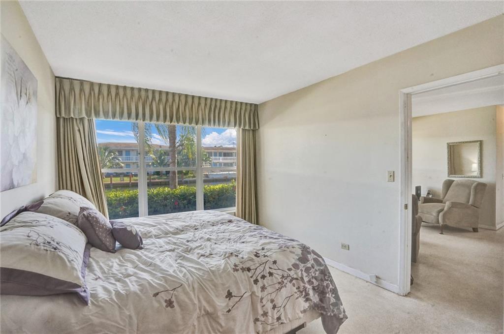 Oakland Arms Condo - Residential