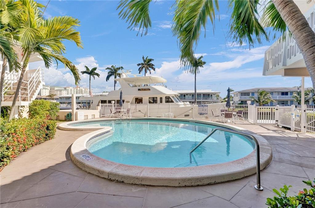 Oakland Arms Condo - Residential