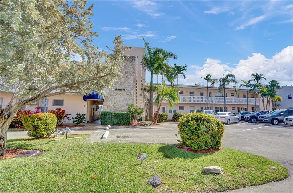 Oakland Arms Condo - Residential