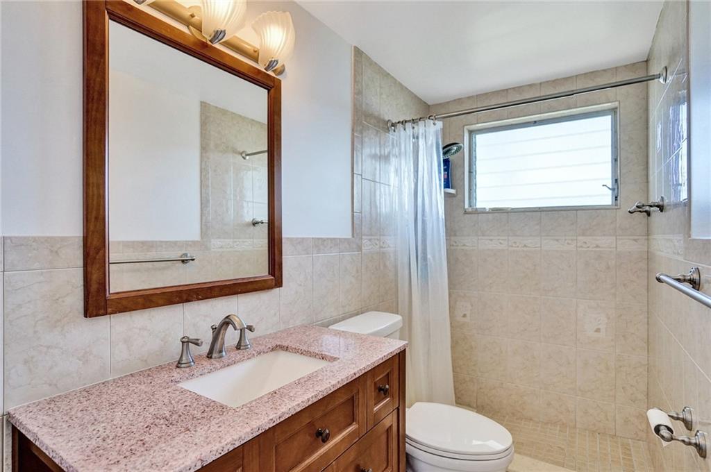 Oakland Arms Condo - Residential