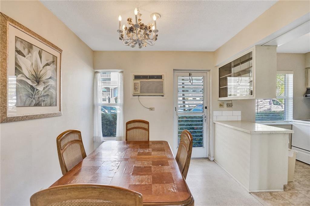 Oakland Arms Condo - Residential