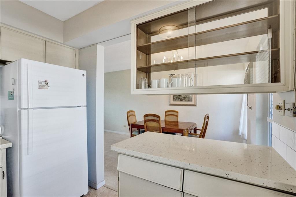 Oakland Arms Condo - Residential