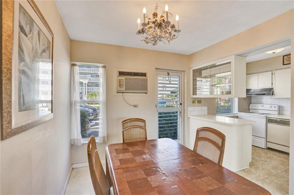 Oakland Arms Condo - Residential