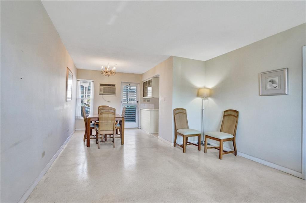 Oakland Arms Condo - Residential