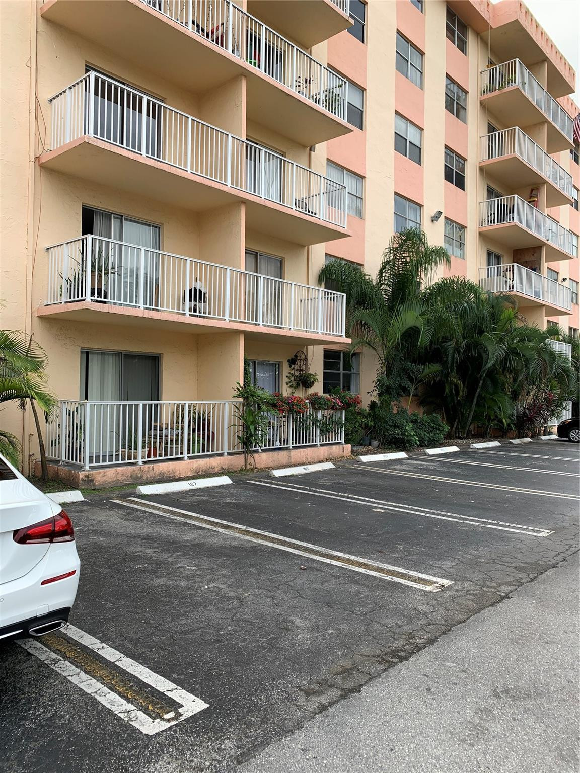 Tall Trees Condo - Residential Lease