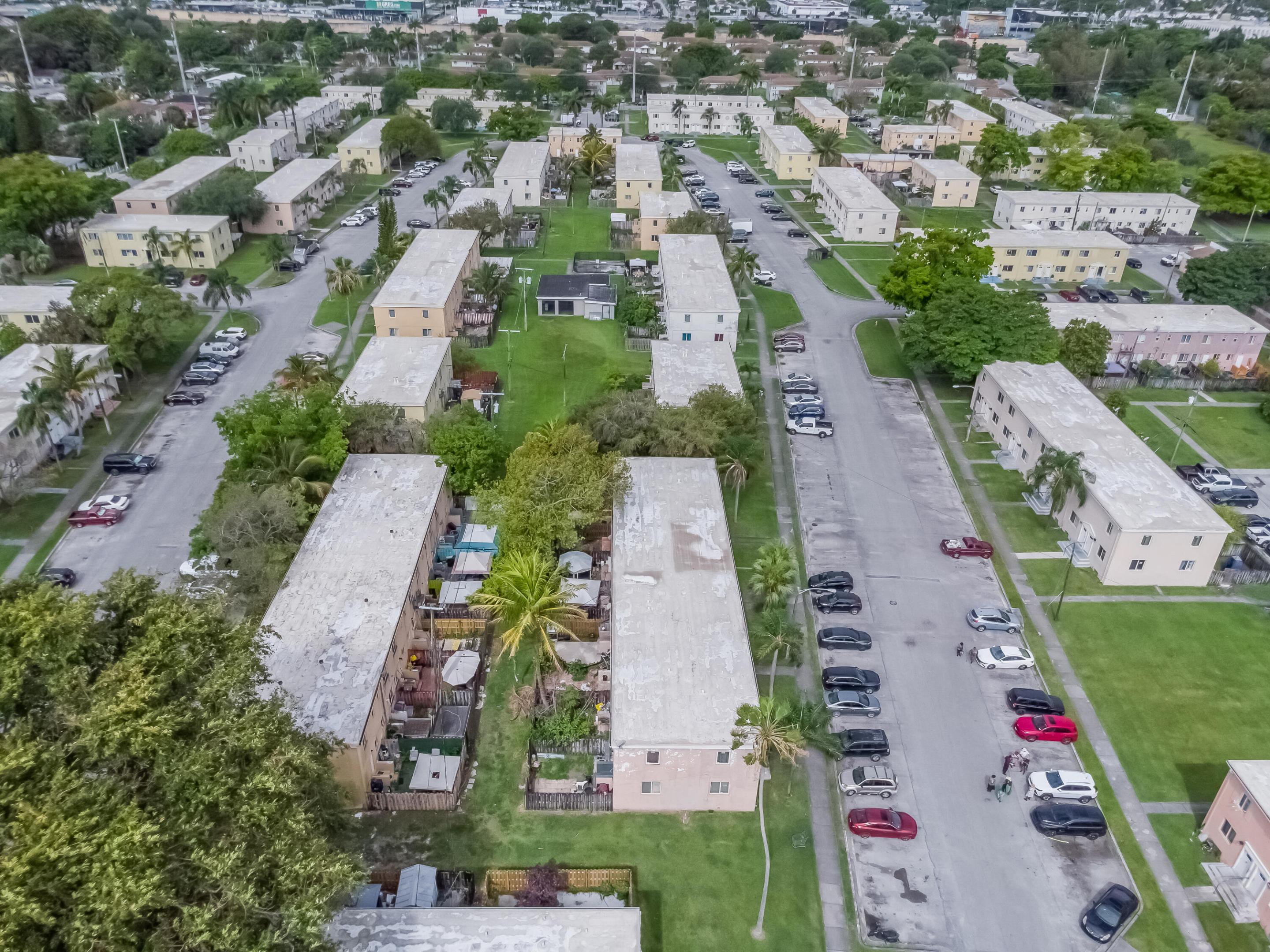 SUNSET PALM VILLAS CONDO - Residential