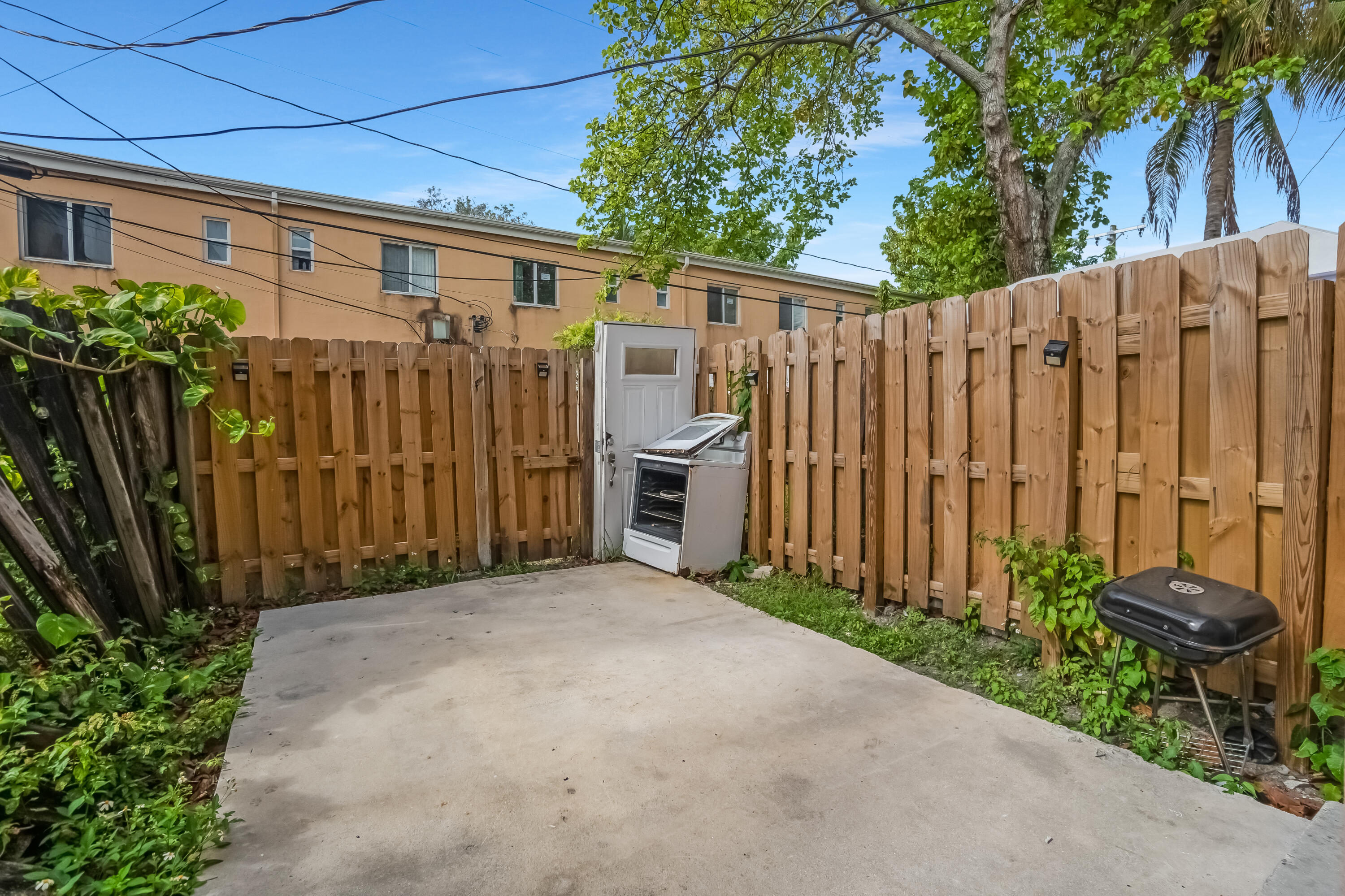 SUNSET PALM VILLAS CONDO - Residential