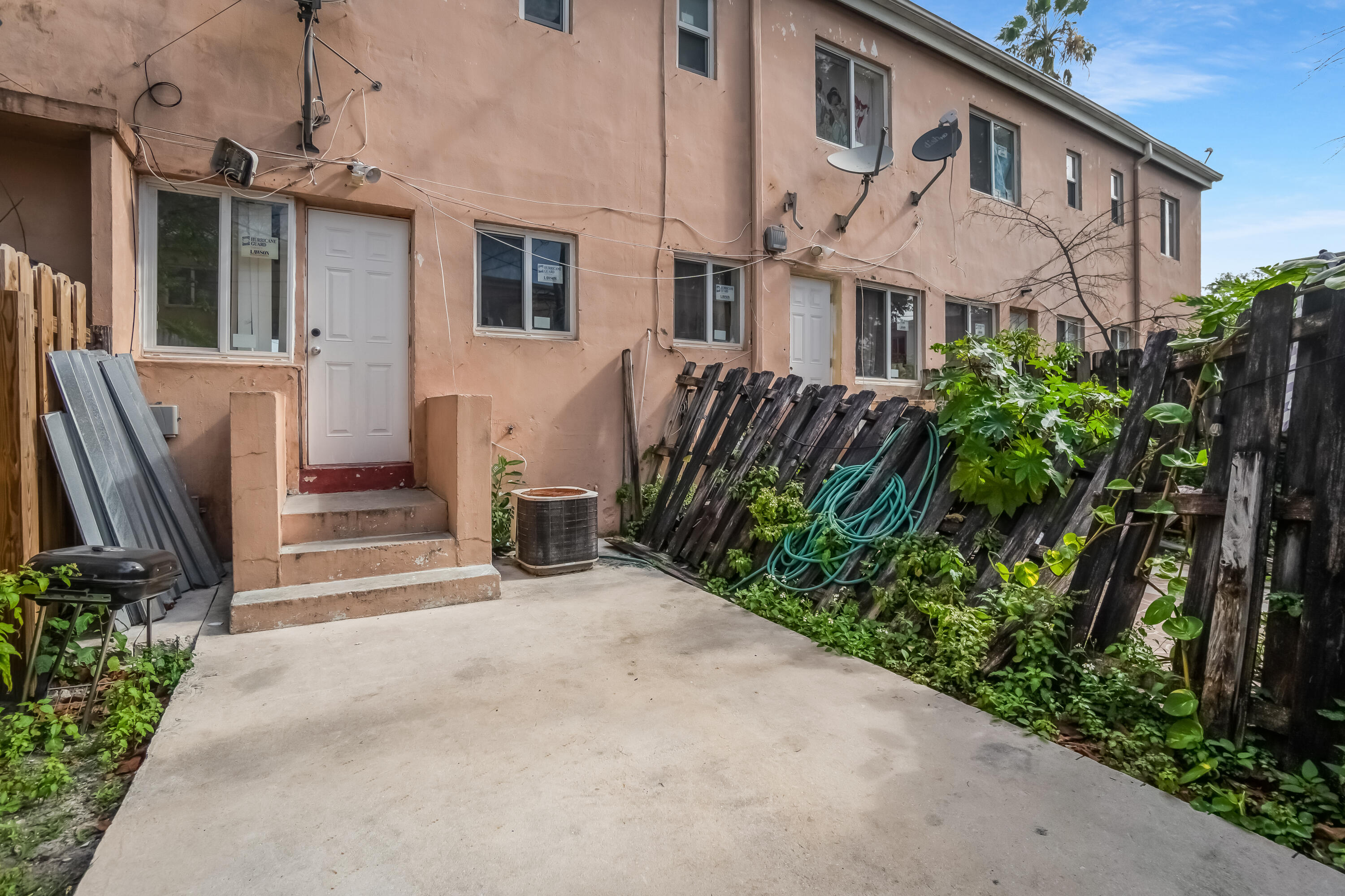 SUNSET PALM VILLAS CONDO - Residential