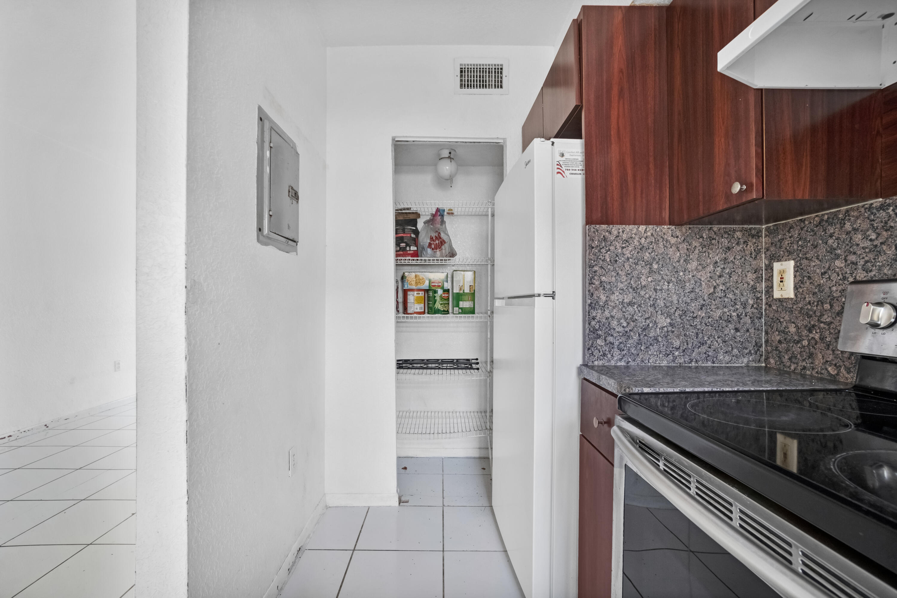 SUNSET PALM VILLAS CONDO - Residential