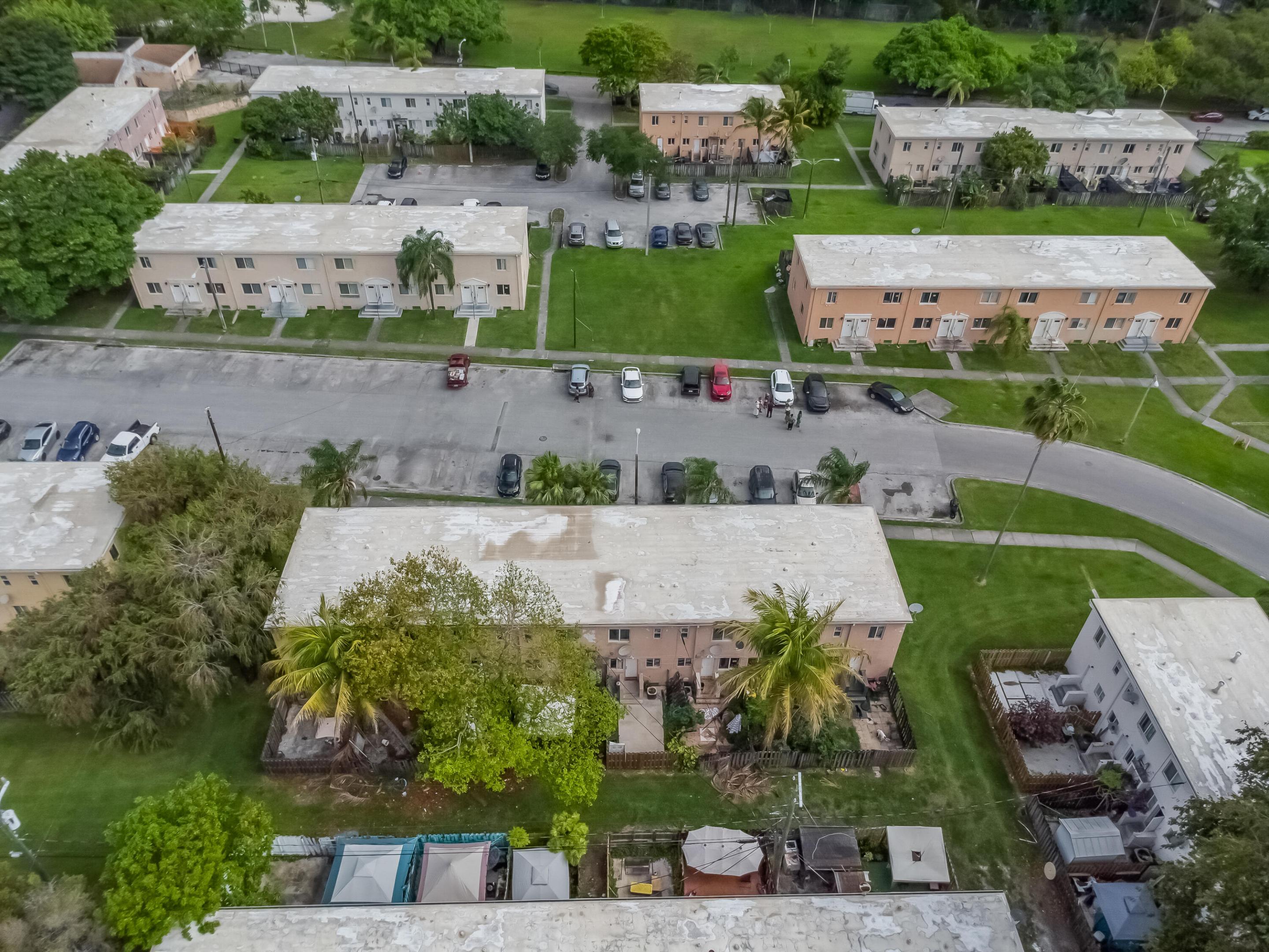 SUNSET PALM VILLAS CONDO - Residential