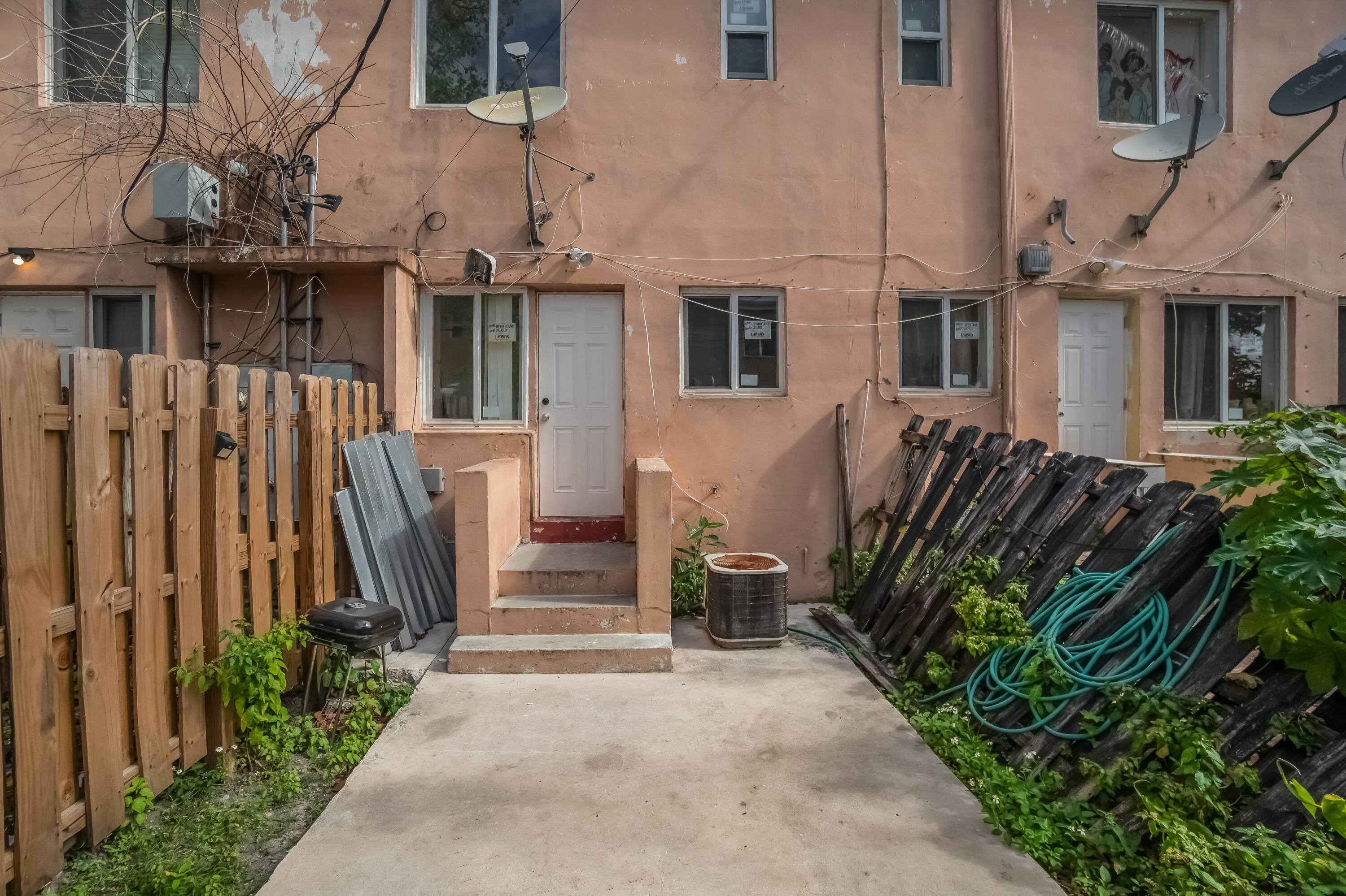 SUNSET PALM VILLAS CONDO - Residential