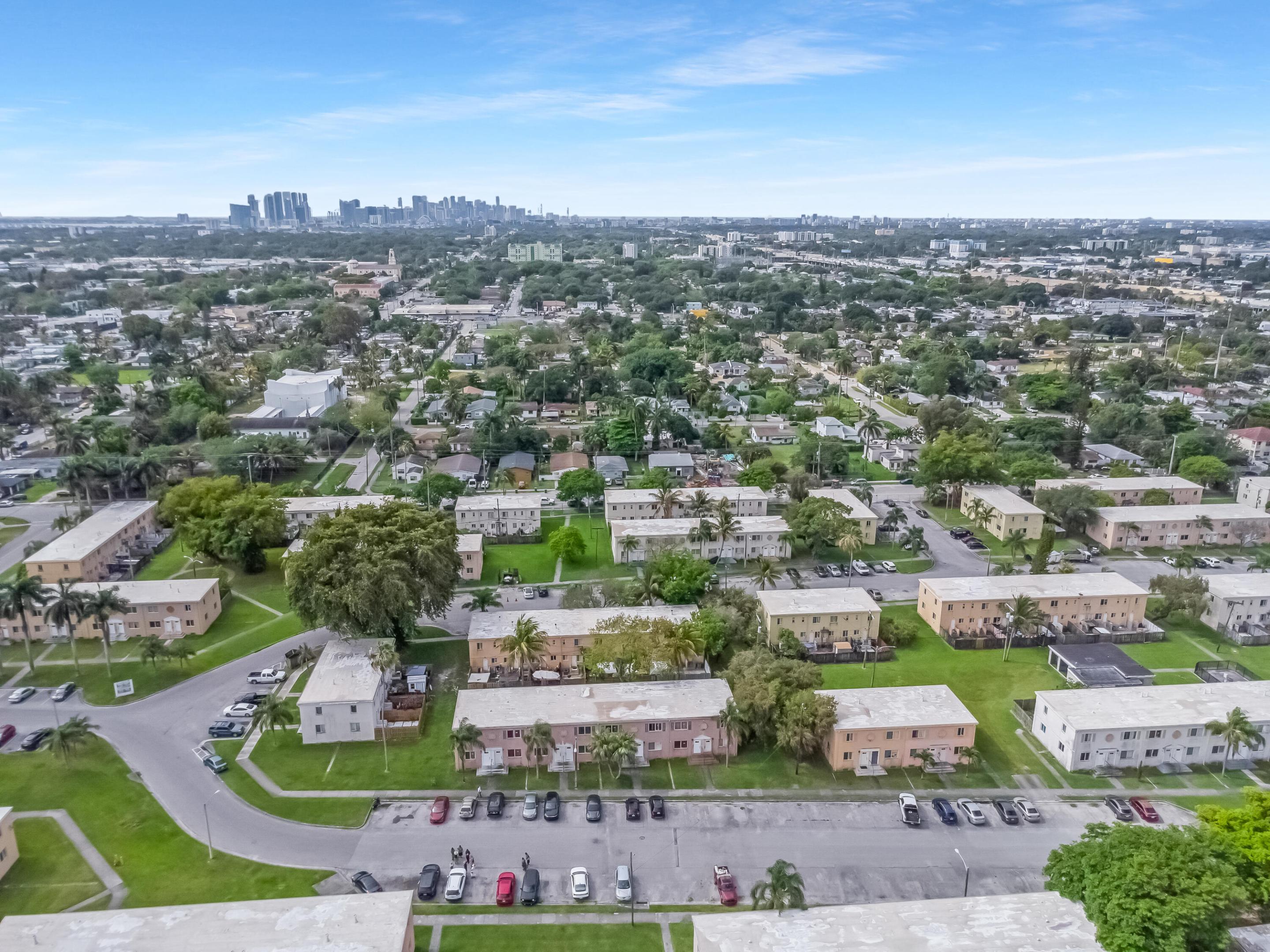 SUNSET PALM VILLAS CONDO - Residential