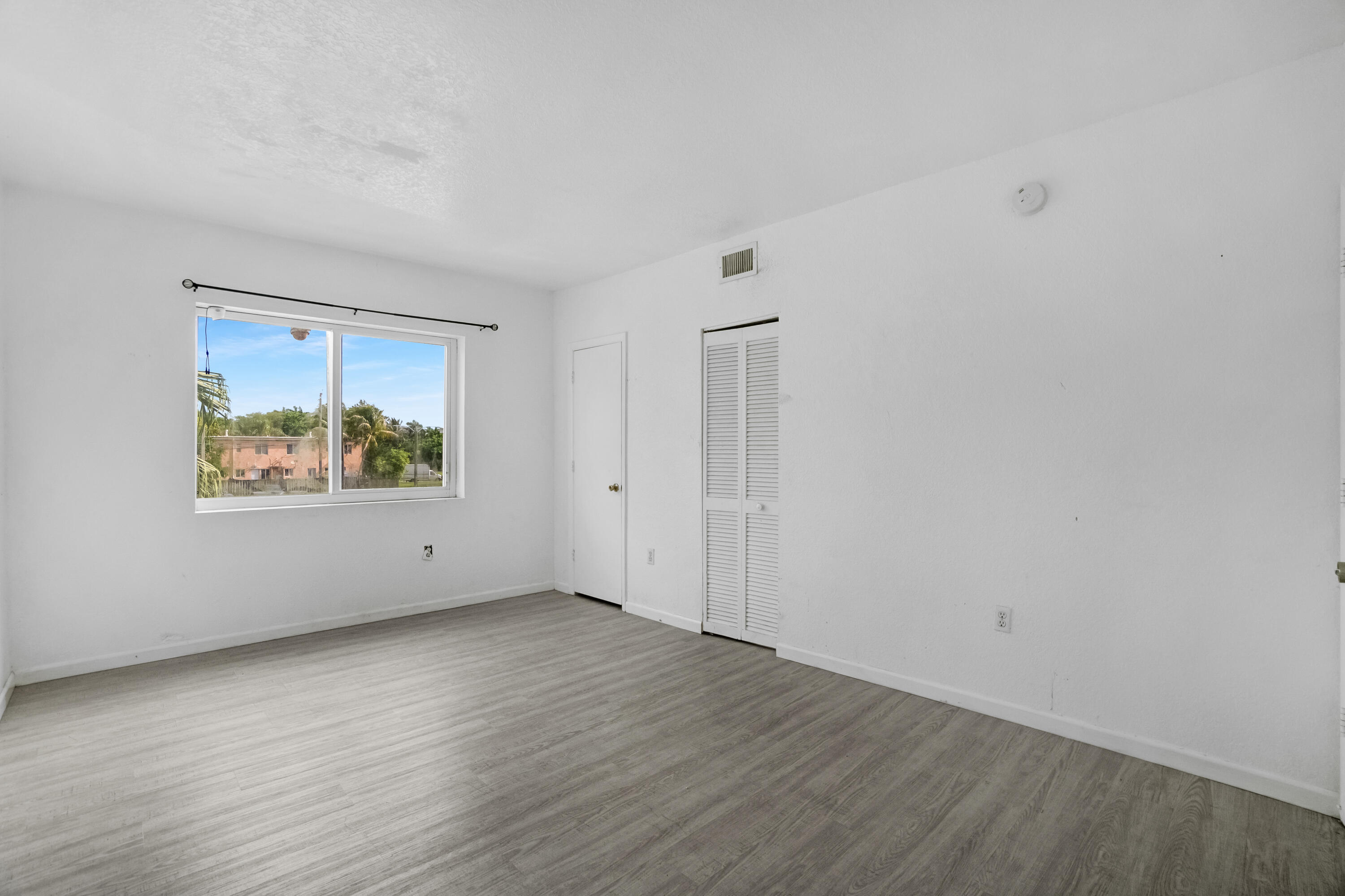 SUNSET PALM VILLAS CONDO - Residential