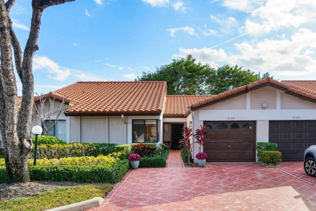 Photo of 6164 Kings Gate Circle, Delray Beach, FL 33484 (MLS # R11050059)