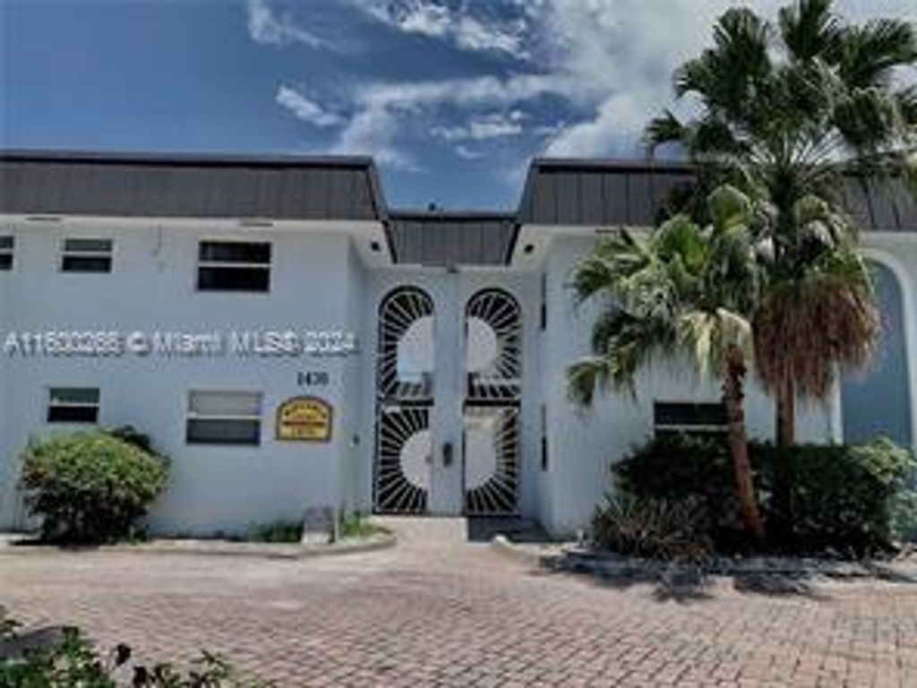 Photo of 1470 N Dixie Highway #10, Fort Lauderdale, FL 33304 (MLS # F10499087)