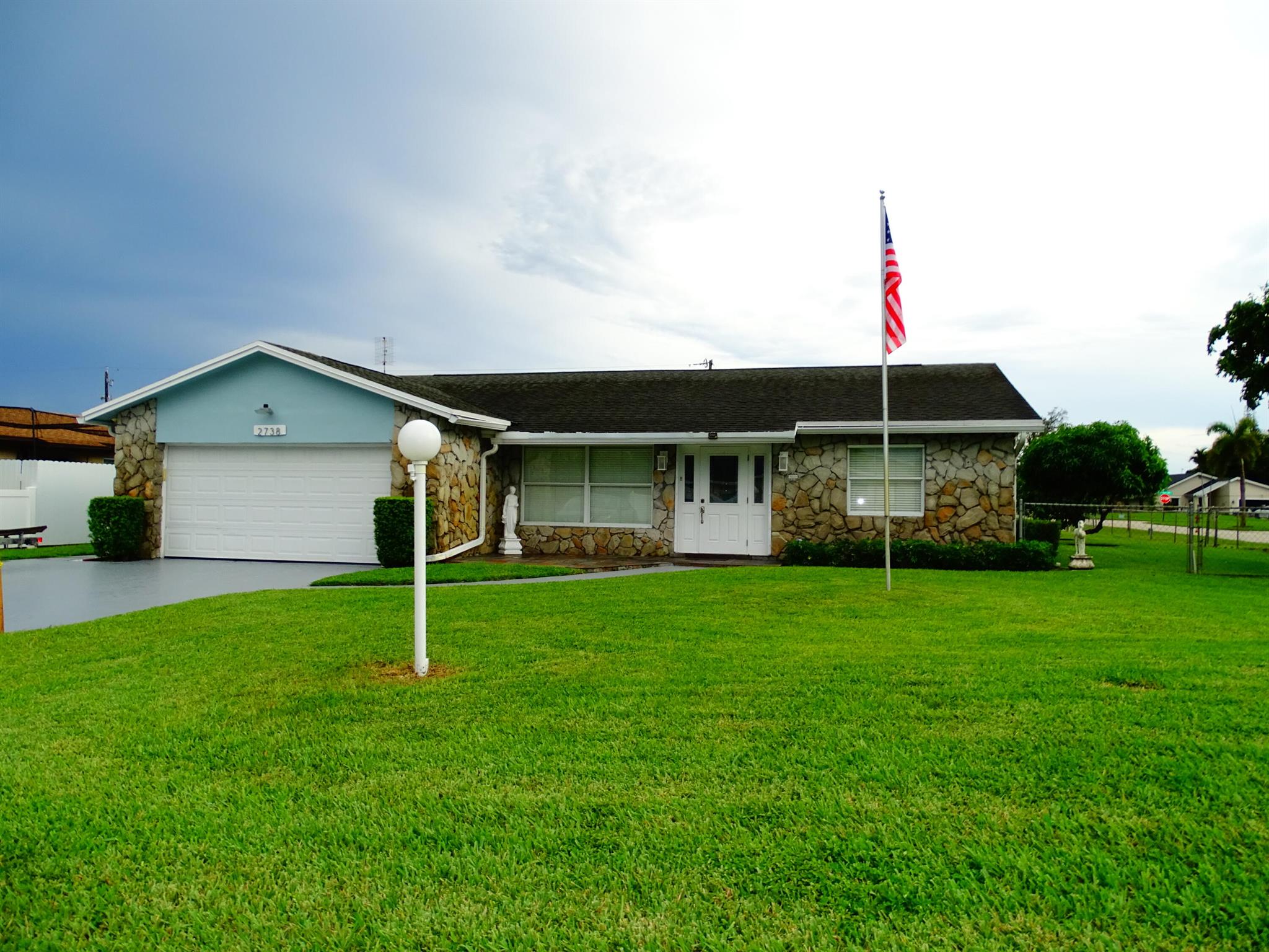 PLENTY OF ROOM WELL BUILT CBS, SPACIOUS FLOOR PLAN, OVERSIZED CORNER LOT, LARGE FAMILY ROOM, 2-CAR GARAGE IN WELL MAINTAINED NEIGHBORHOOD, CONVENIENT NEAR SCHOOLS, PARKS, DOWNTOWN & HIGHWAYS.Lawn care is included and monthly A/C filter.