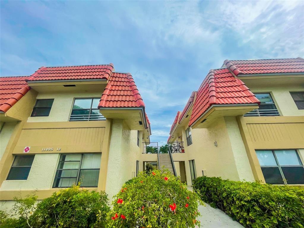 ANNUAL RENTAL! Open to all ages! This 2-bedroom, 2-bath condo, located on the second floor, offers an in-unit washer and dryer. Centrally located, close to shopping centers, hospitals, and theaters. Excellent school district