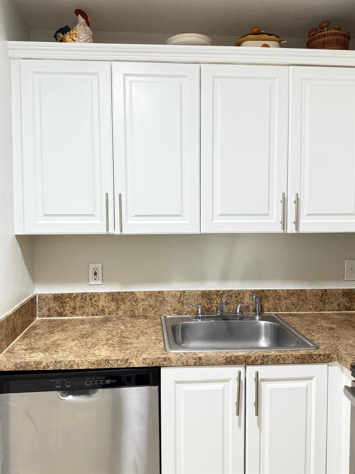 Grenadier Gardens - Residential Lease