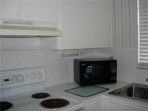 AMBASSADOR HOTEL CO OP AP - Residential