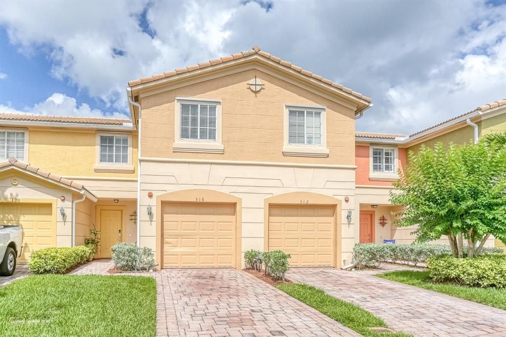 Photo of 316 SE Bloxham Way Way, Stuart, FL 34997 (MLS # R10810476)