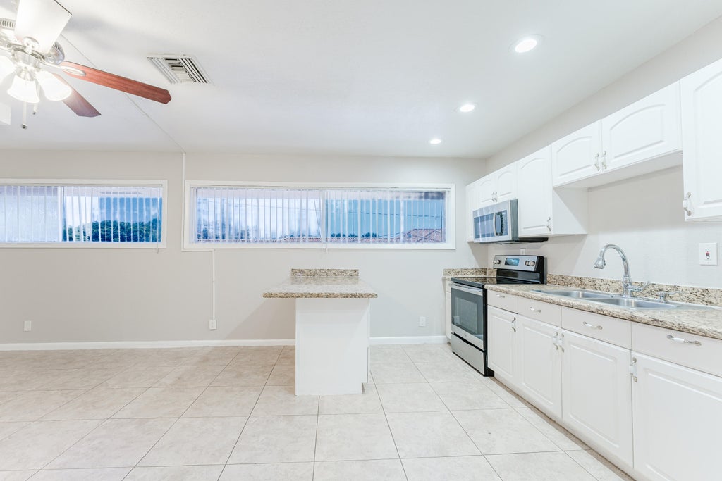 Photo of 831 E Palmetto Park Road #827, Boca Raton, FL 33432 (MLS # R11117953)