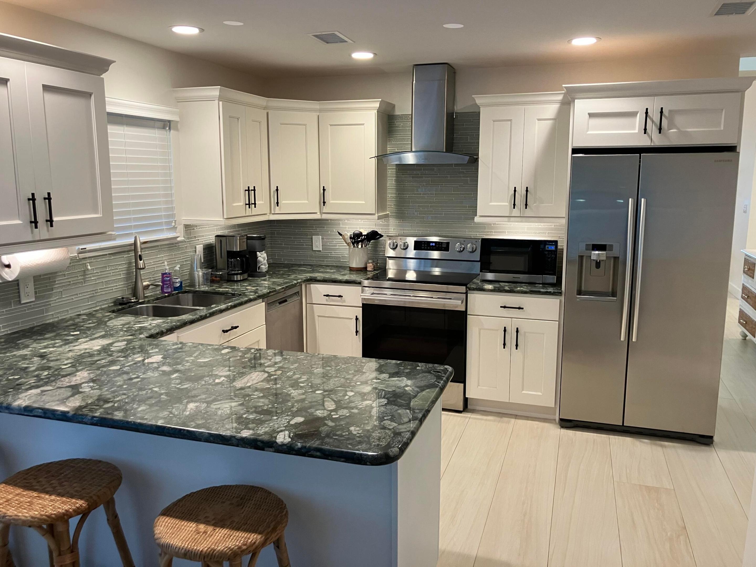 PELICAN HARBOR PH 4 - Residential Lease