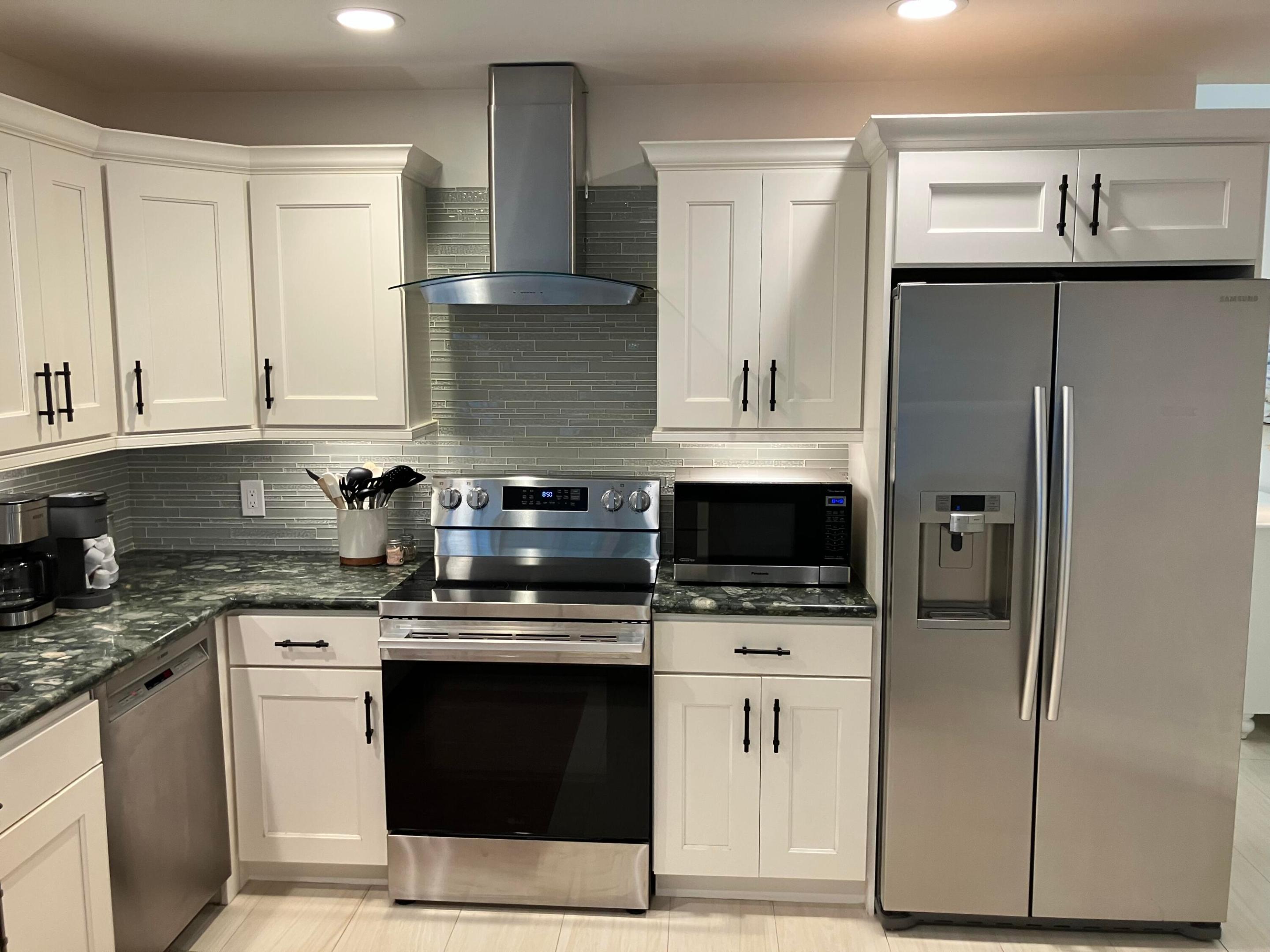 PELICAN HARBOR PH 4 - Residential Lease