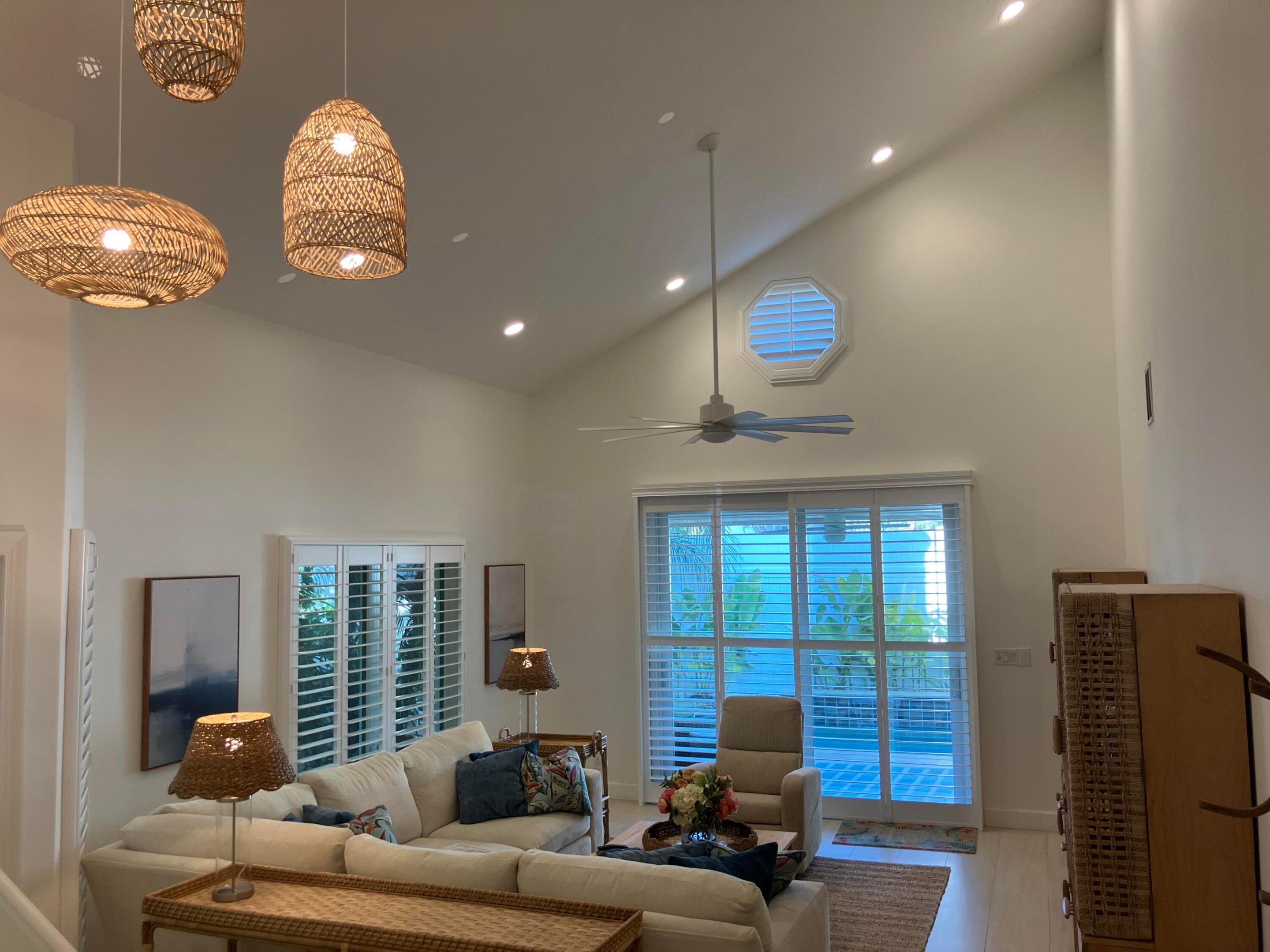 PELICAN HARBOR PH 4 - Residential Lease