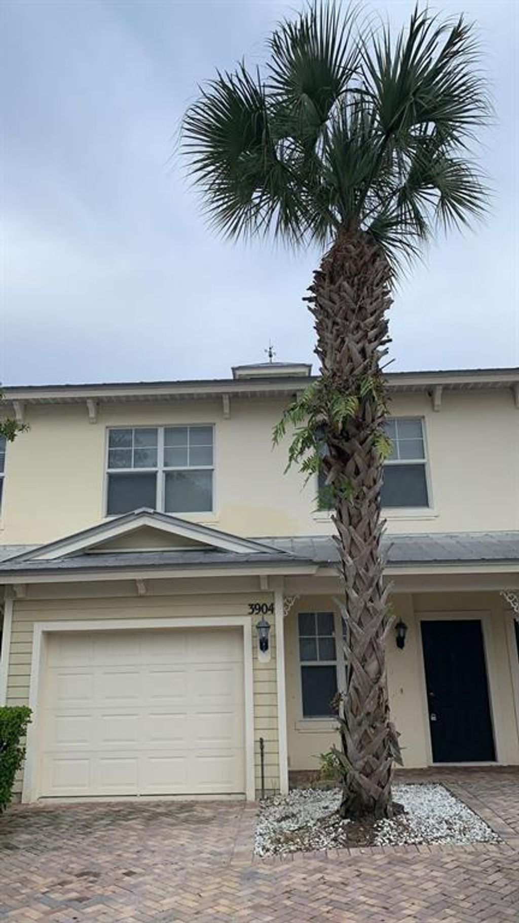 Photo of 3904 Sabal Way Way, Fort Pierce, FL 34981 (MLS # R10826772)