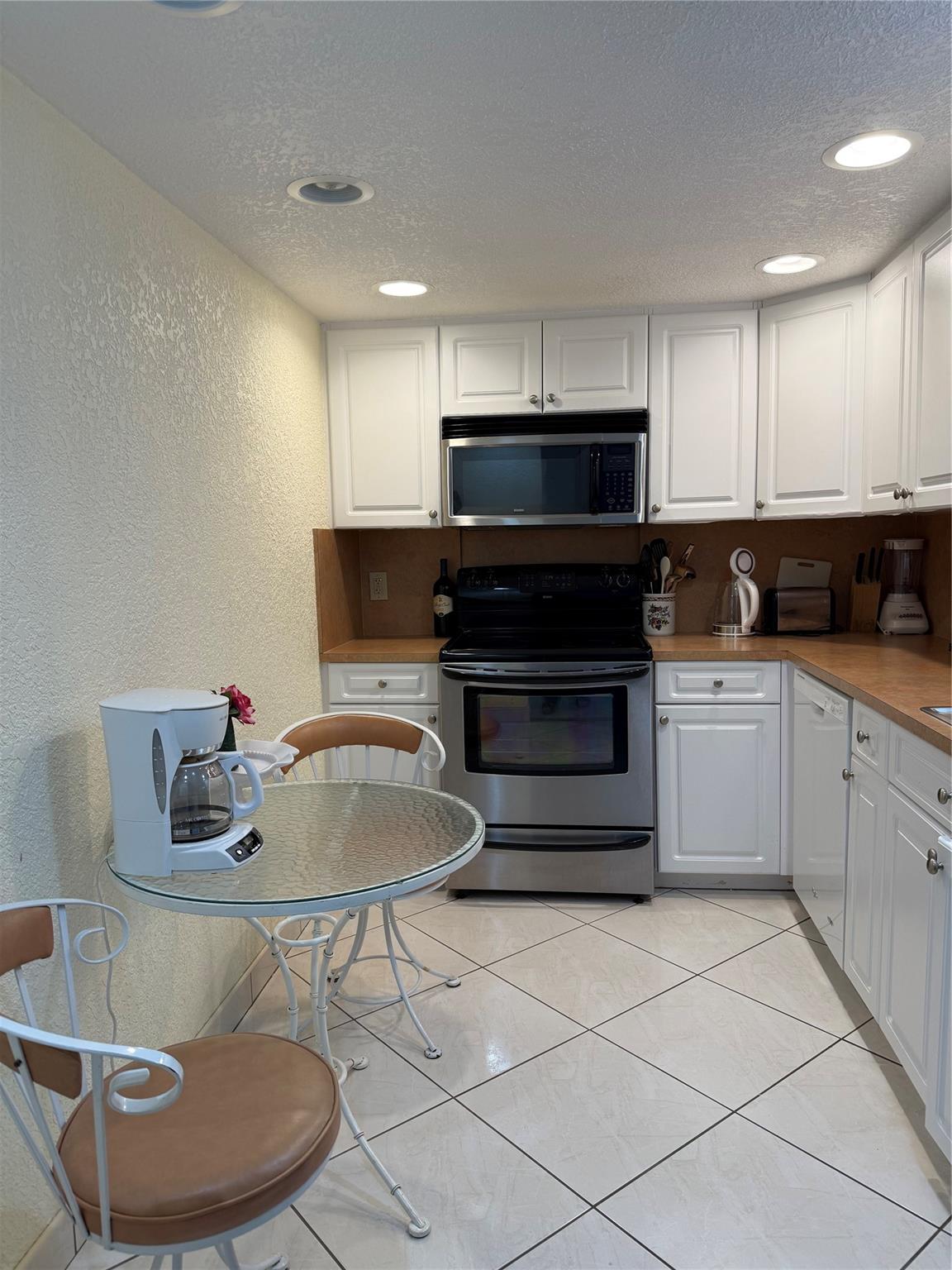 Pompano Beach Club North - Residential Lease