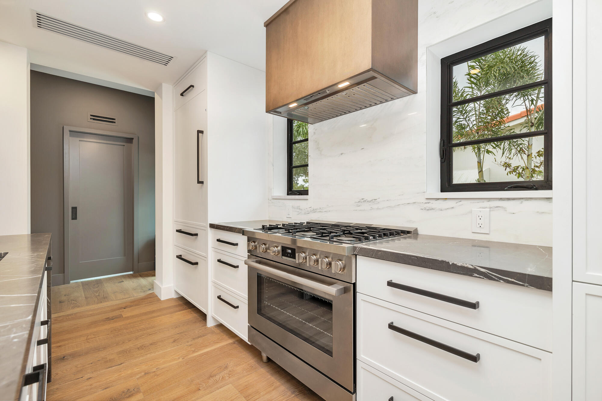 ALHAMBRA PARK PL IN - Residential