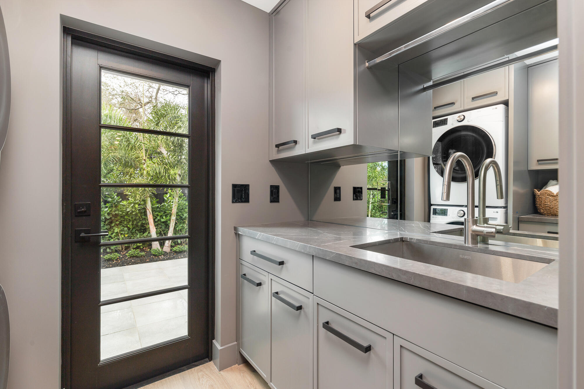 ALHAMBRA PARK PL IN - Residential