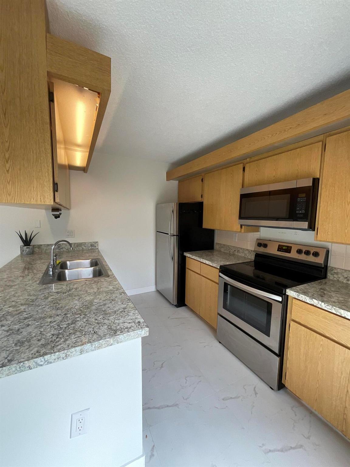 HERITAGE VILLAGE OF P B L - Residential Lease