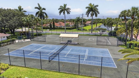 Tiny photo for 2624 Mohawk Circle, West Palm Beach, FL 33409 (MLS # B26090739)