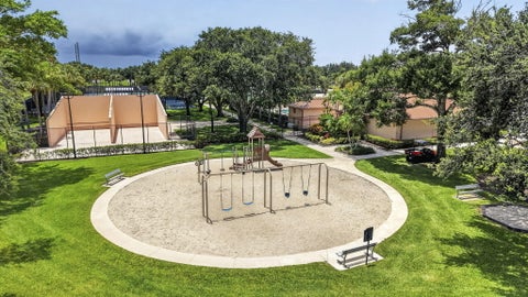 Tiny photo for 2624 Mohawk Circle, West Palm Beach, FL 33409 (MLS # B26090739)