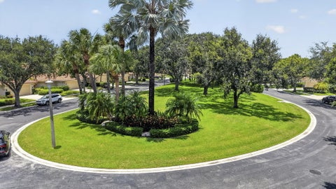 Tiny photo for 2624 Mohawk Circle, West Palm Beach, FL 33409 (MLS # B26090739)