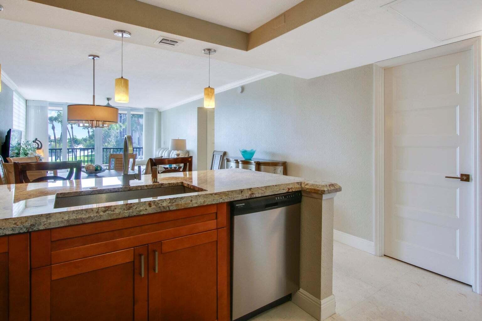 8 Royal Palm Way 2010