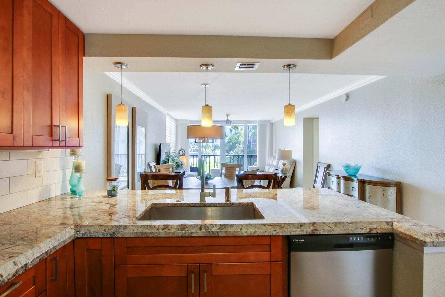 8 Royal Palm Way 2010