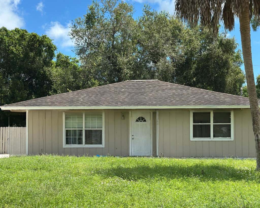 Photo of 1264 36th Avenue, Vero Beach, FL 32968 (MLS # R11116977)