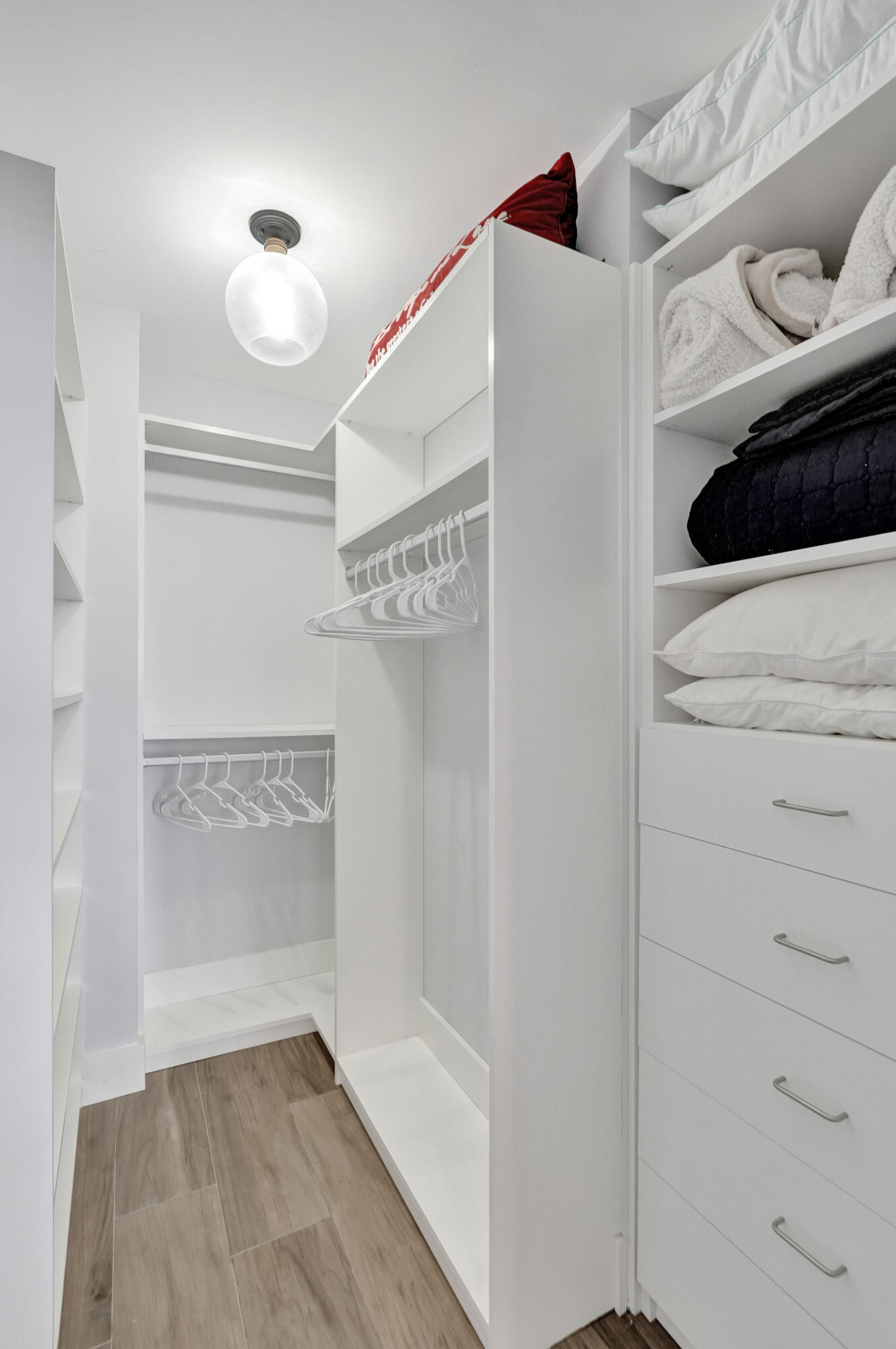 OLYMPUS CONDO PHASE - Residential