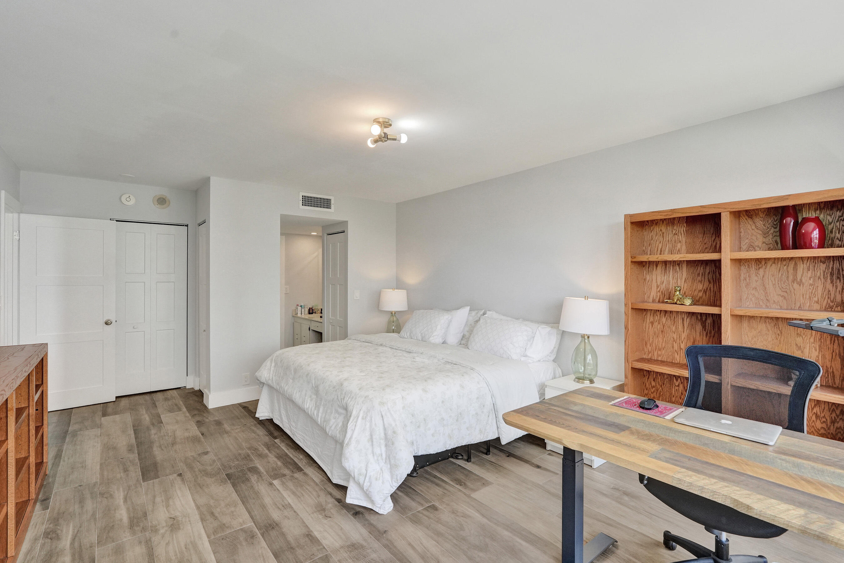 OLYMPUS CONDO PHASE - Residential