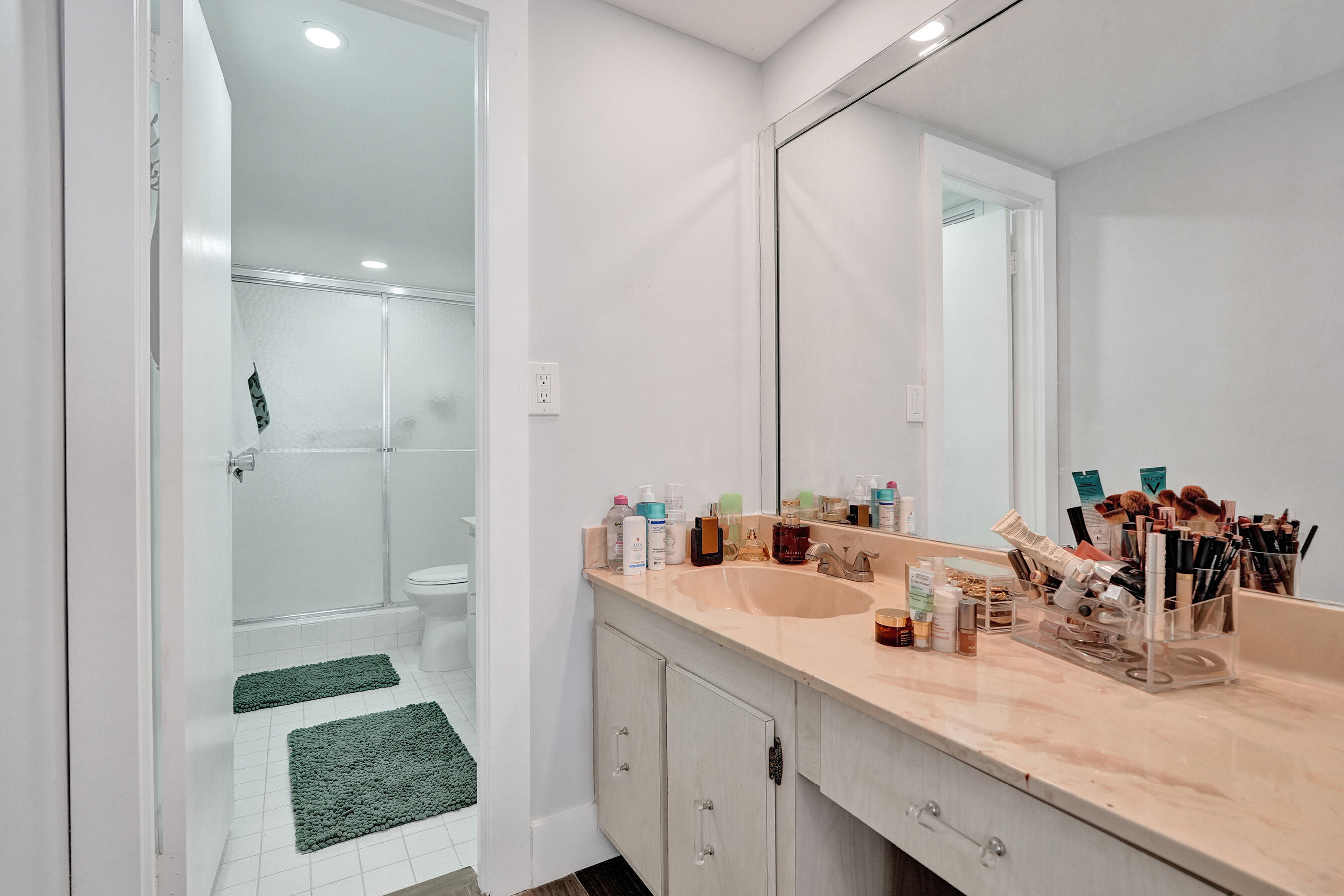 OLYMPUS CONDO PHASE - Residential