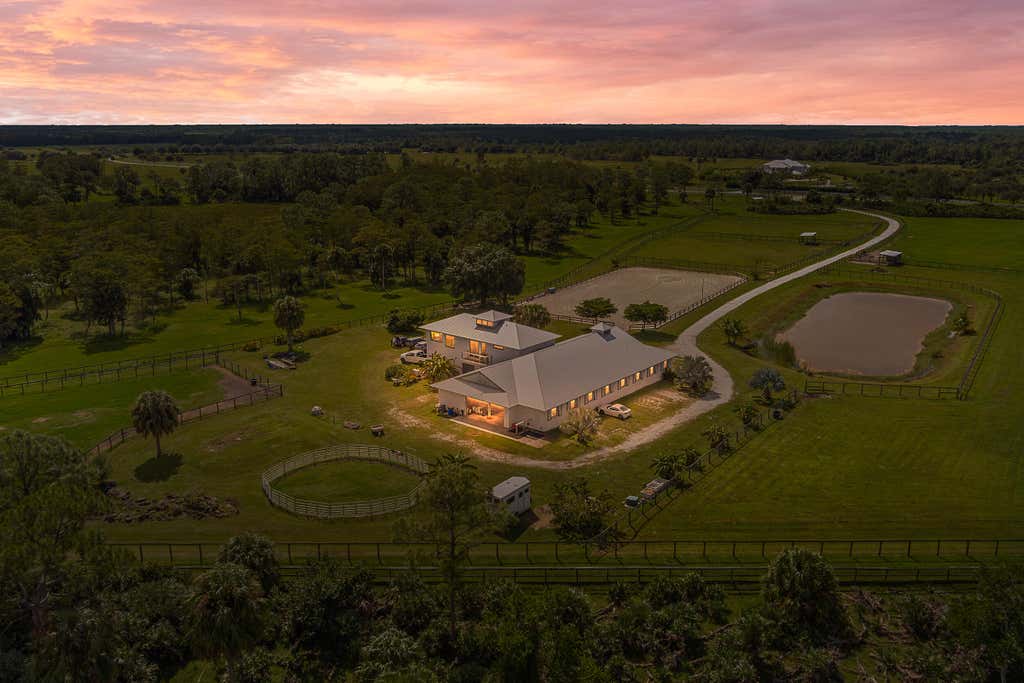 Photo of 2986 SW Trailside Path, Stuart, FL 34997 (MLS # R11125709)
