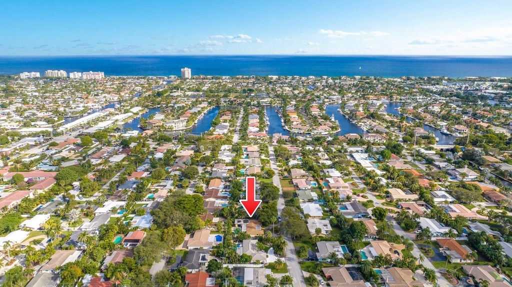 Photo of 2121 NE 34th St, Lighthouse Point, FL 33064 (MLS # F10521284)