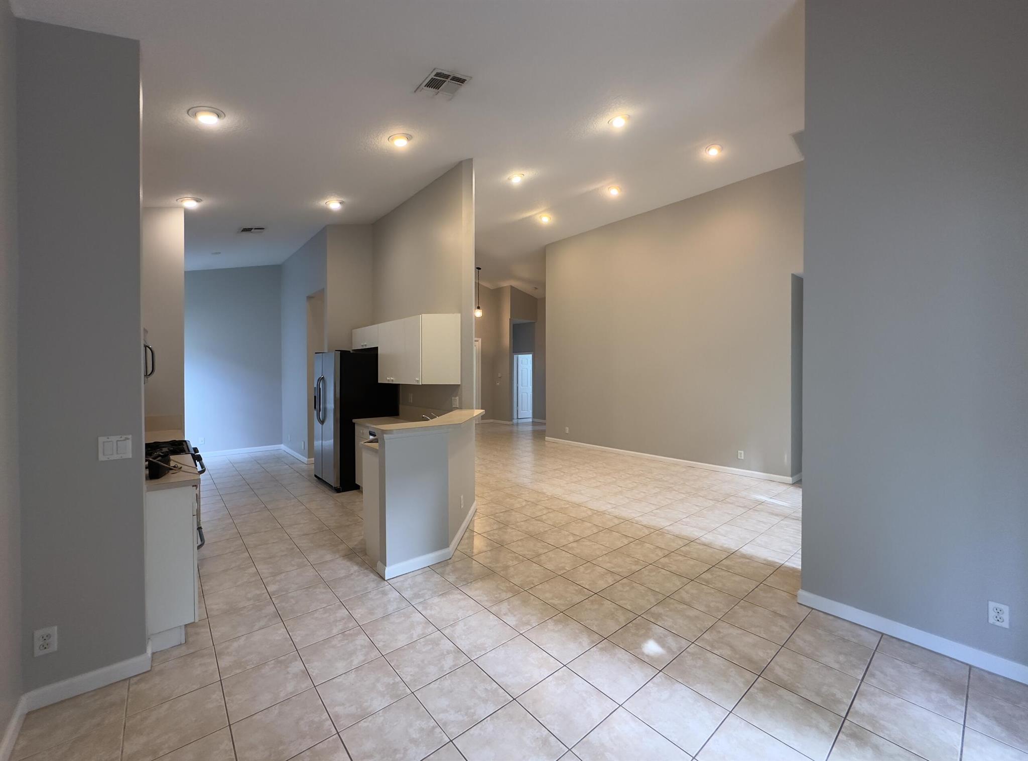 MAGNOLIA LAKES AT ST LUCI - Residential Lease