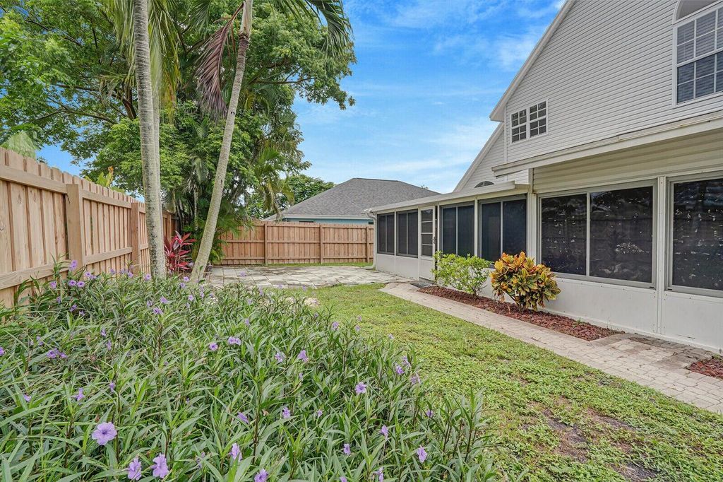 Photo of 6467 Foster Street, Jupiter, FL 33458 (MLS # R11164080)