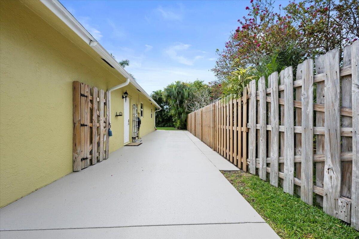 1289 Niantic Terrace